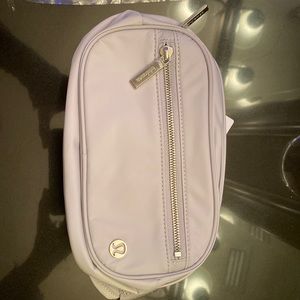 Lululemon Wunderlust belt bag NWT/ with shopping tote